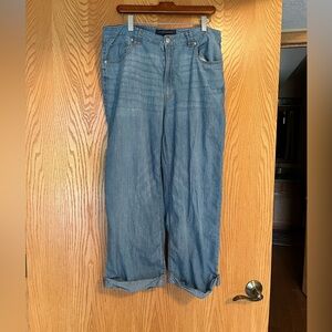Women’s Tommy Hilfiger jeans. Wide leg jeans. Size: 16.